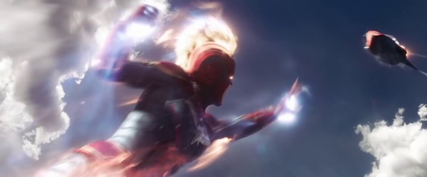 Captain Marvel sráží letadla pěstí z oblohy v nové Super Bowl upoutávce | Fandíme filmu