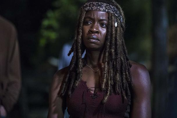 Živí mrtví: Danai Gurira končí! Je to konec Michonne? | Fandíme serialům