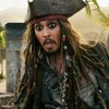 Piráti z Karibiku: Sérii má převzít ženská hrdinka, v hledáčku je Karen Gillan | Fandíme filmu