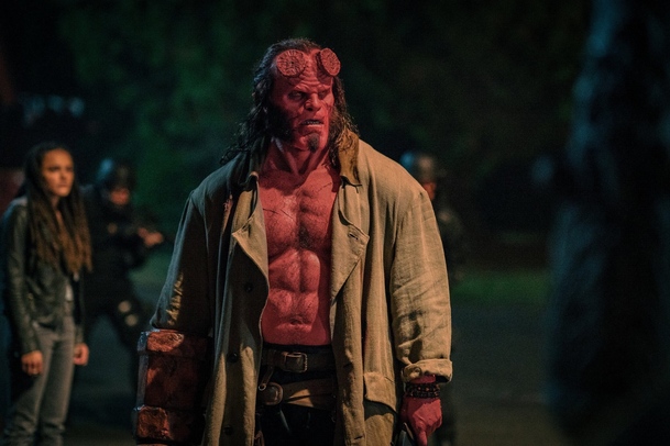 Recenze: Hellboy - Tenhle film ať se klidně vrátí do pekla, ze kterého přišel | Fandíme filmu