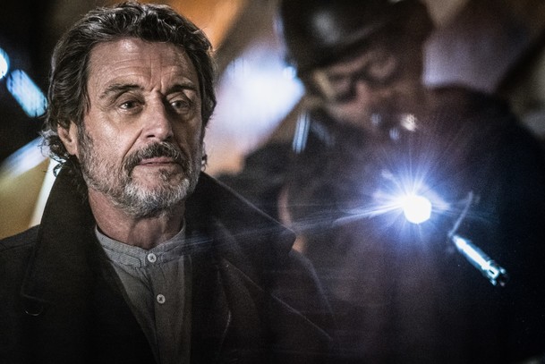 Hellboy: Film překvapí spoustu lidí, myslí si Ian McShane | Fandíme filmu