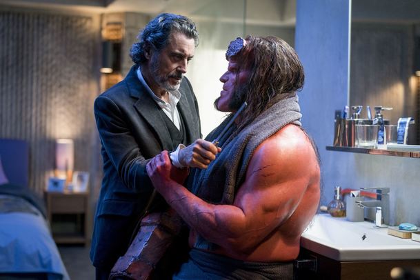 Hellboy: Film překvapí spoustu lidí, myslí si Ian McShane | Fandíme filmu