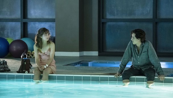 Five Feet Apart: Nové klipy z romance ala Hvězdy nám nepřály | Fandíme filmu