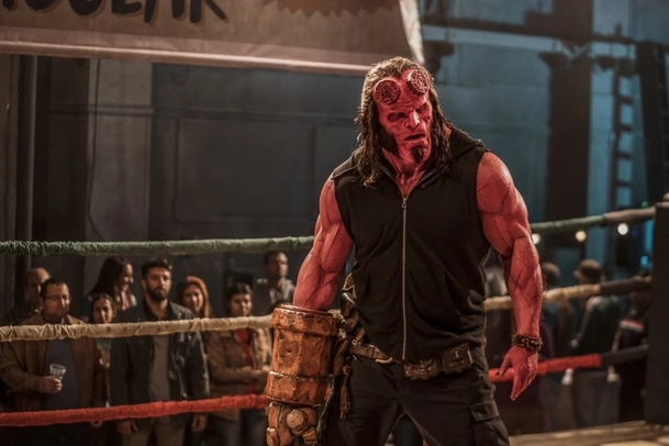 Hellboy: Nové upoutávky a fotky předvádějí monstra i běžný život hrdinů | Fandíme filmu