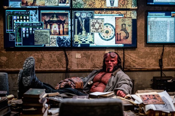 Hellboy: "Je to k*revsky zábavné", reaguje na drsné kritiky Milla Jovovich | Fandíme filmu