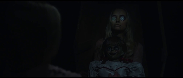 Annabelle 3: První trailer nás bere do skladu plného hororových artefaktů | Fandíme filmu