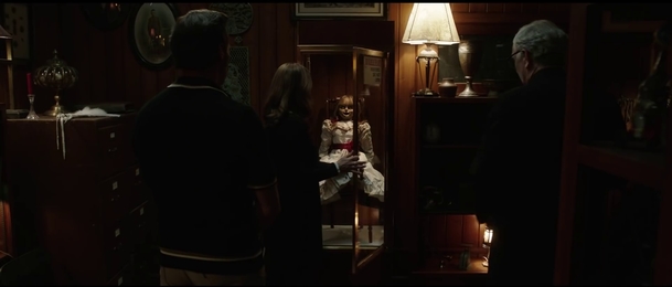 Annabelle 3: První trailer nás bere do skladu plného hororových artefaktů | Fandíme filmu