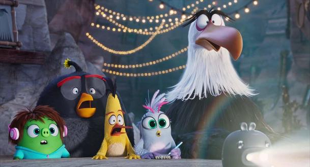 Angry Birds ve filmu 2: Nový trailer slibuje neslýchané spojení ptáků s prasaty | Fandíme filmu