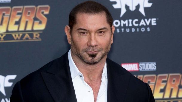 See: K obsazení se ve druhé řadě přidá Dave Bautista | Fandíme serialům