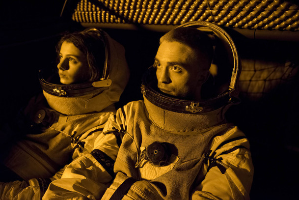 Recenze: High Life - Robert Pattinson míří vstříc černým dírám ve filosofické pecce | Fandíme filmu