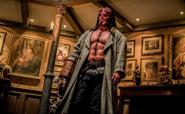 Hellboy: "Je to k*revsky zábavné", reaguje na drsné kritiky Milla Jovovich | Fandíme filmu