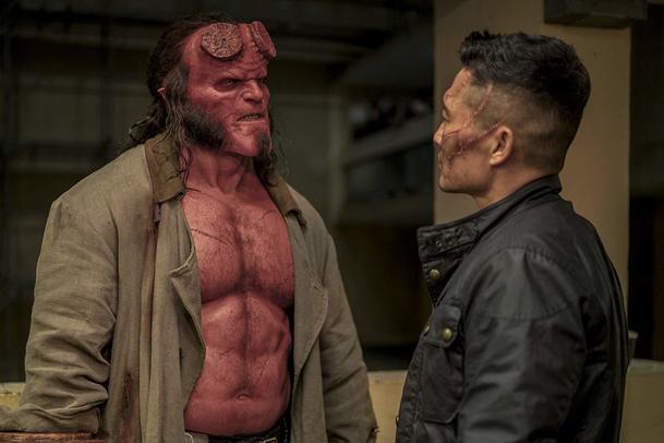 Hellboy: "Je to k*revsky zábavné", reaguje na drsné kritiky Milla Jovovich | Fandíme filmu