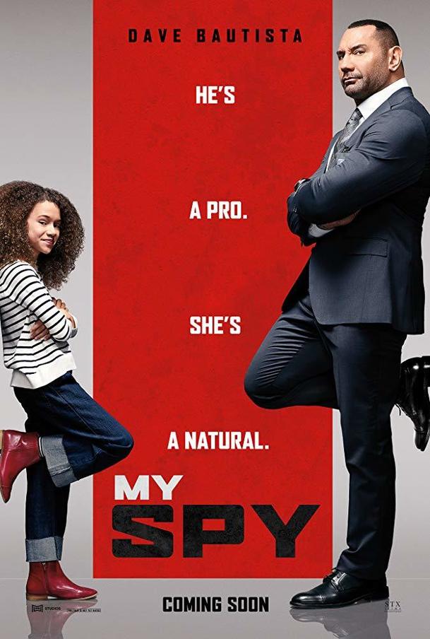 My Spy: David Bautista učí v traileru malou holku, jak být špion | Fandíme filmu