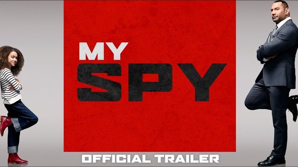 My Spy: David Bautista učí v traileru malou holku, jak být špion | Fandíme filmu