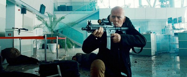 Open Source: Miliardář Bruce Willis chrání technologii, která může změnit svět | Fandíme filmu