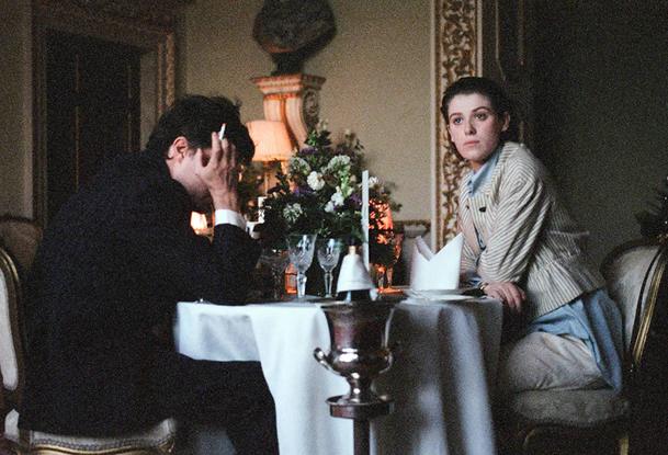 The Souvenir:  Romantická perla ze Sundance s Tildou Swinton v prvním traileru | Fandíme filmu