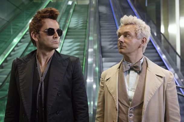 Good Omens: Komediální fantasy se vrátí ve 2. řadě | Fandíme serialům