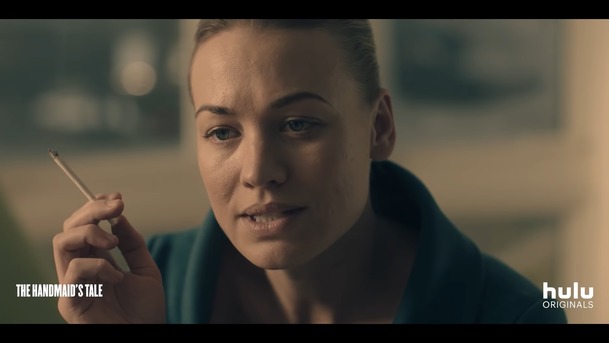 Příběh služebnice: Počátky revoluce se rýsují v plnohodnotném traileru na 3. sérii | Fandíme serialům