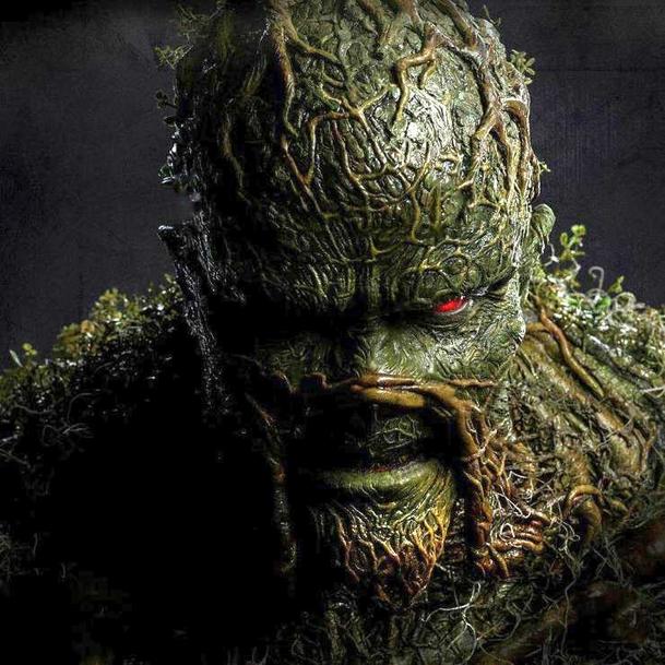 Swamp Thing: Plnohodnotný trailer přináší komiksový horor jako žádný předtím | Fandíme serialům