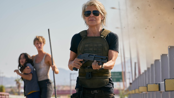 Terminátor: Temný osud chtěl zjemnit Sarah Conor, Linda Hamilton to zatrhla | Fandíme filmu