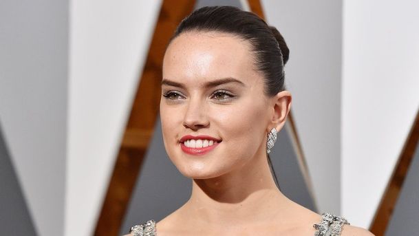 Star Wars: Vzestup Skywalkera – Daisy Ridley má vtipnou vzpomínku na emotivní scénu s Carrie Fisher | Fandíme filmu