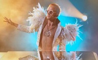 Rocketman: Elton John je smutný z ruské cenzury gay pasáží filmu | Fandíme filmu