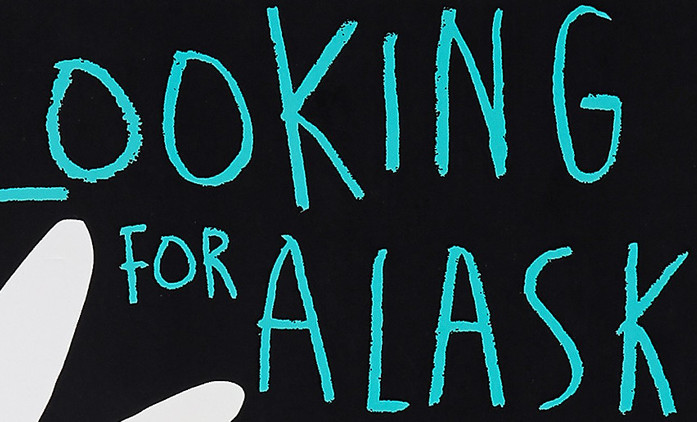 Looking for Alaska: Seriál od autora knihy Hvězdy nám nepřály má datum premiéry | Fandíme seriálům