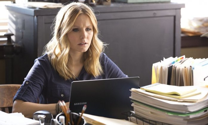 Veronica Mars: Trailer na čtvrtou řadu slibuje léto plné lásky a... výbuchů | Fandíme seriálům