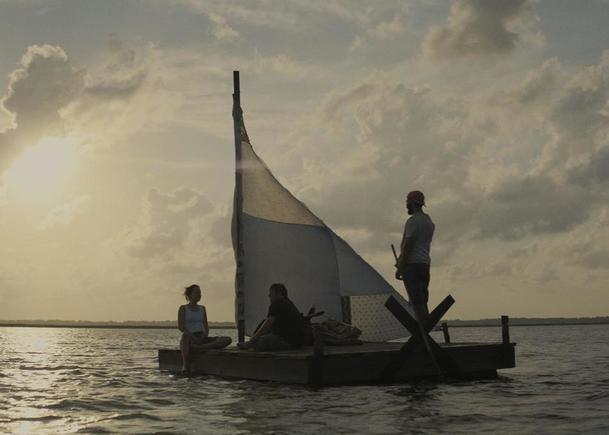 The Peanut Butter Falcon: Trailer na netradiční buddy movie o chlapci s Downovým syndomem, kterého doprovází Shia LaBeouf | Fandíme filmu