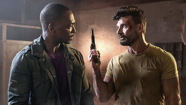 Point Blank: Anthony Mackie a Frank Grillo v drsném traileru bojují proti zkorumpovaným policistům | Fandíme filmu