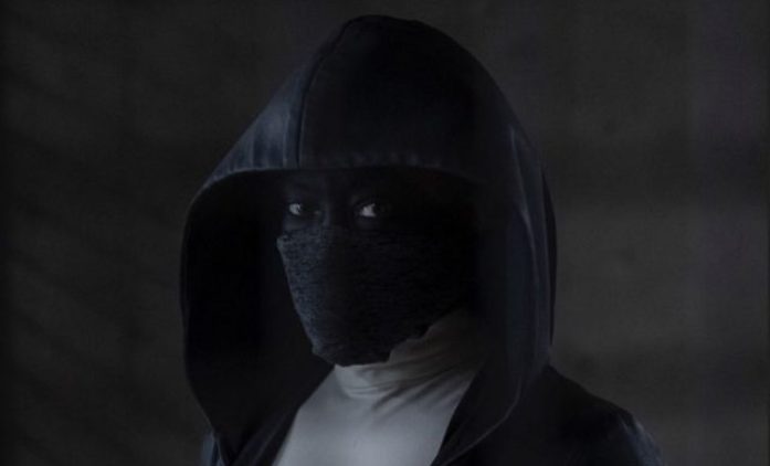 Watchmen: Nové upoutávky se zaměřují na Angelu Abraham | Fandíme seriálům