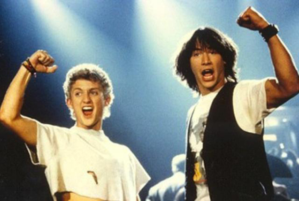 Bill a Ted 3: Začalo natáčení dalšího dílu kultovní komedie s Keanu Reveesem, jsou tu první fotky | Fandíme filmu