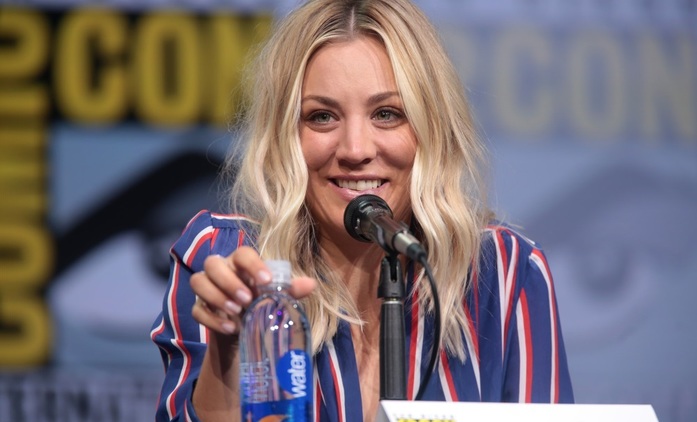 Flight Attendant: Kaley Cuoco se pouští do dalšího seriálu | Fandíme seriálům