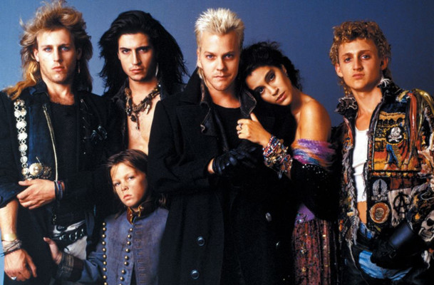 The Lost Boys: Než točit originální seriál, to radši 2x zremakovat prazdroj sexy upírů | Fandíme serialům