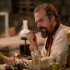 Frankenstein’s Monster’s Monster: David Harbour v traileru představuje hodně netradiční pojetí Frankensteina | Fandíme filmu