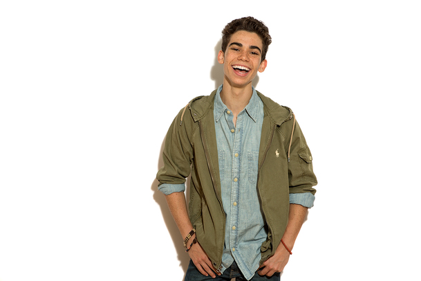 Zemřel mladý herec Cameron Boyce z Machrů | Fandíme filmu