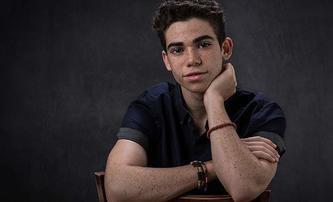 Zemřel mladý herec Cameron Boyce z Machrů | Fandíme filmu