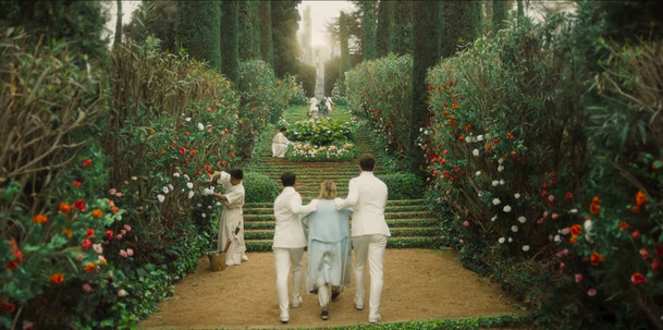 Paradise Hills: Vizuálně uhrančivá fantasy s Millou Jovovich se představuje v traileru | Fandíme filmu