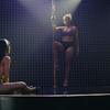 Hustlers: Parta striptérek s Jennifer Lopez v čele v prvním traileru rozjíždí velkou fintu | Fandíme filmu