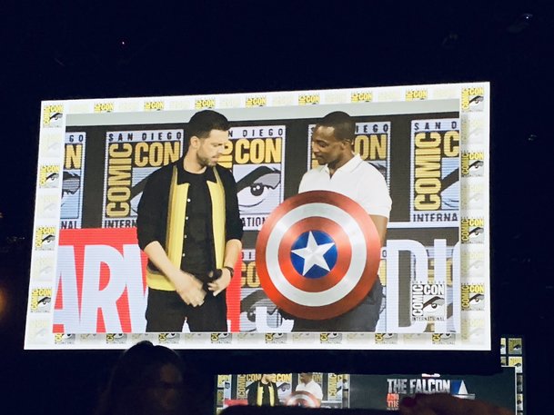 Falcon a Winter Soldier: Comic-Con naznačil, že o nástupci Captaina Ameriky není rozhodnuto | Fandíme filmu