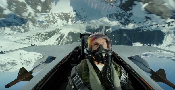 Top Gun: Maverick: Herci trénovali tři měsíce, aby za letu nezvraceli a ještě zvládali sami sebe natáčet | Fandíme filmu