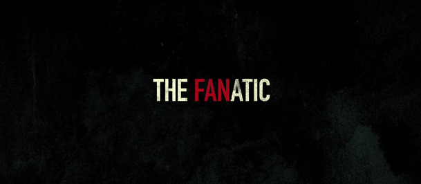 The Fanatic: John Travolta jak vystřížený z Pátku třináctého, mrkněte na trailer | Fandíme filmu