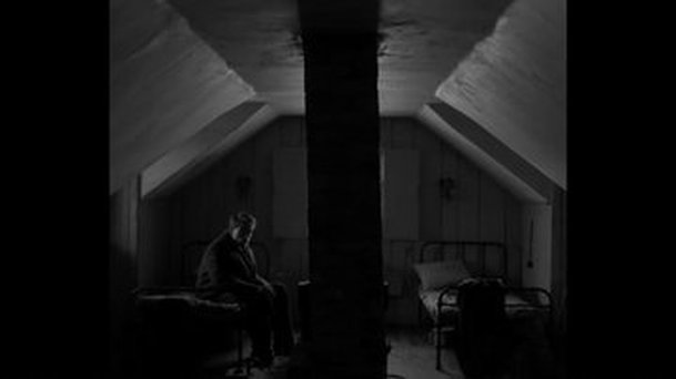 The Lighthouse: Trailer na psycho drama, které Robert Pattinson natočil před Batmanem | Fandíme filmu