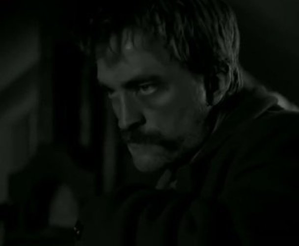 The Lighthouse: Trailer na psycho drama, které Robert Pattinson natočil před Batmanem | Fandíme filmu