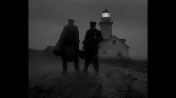 The Lighthouse: Fantasy horor s Pattinsonem a Dafoem ve výborném traileru | Fandíme filmu