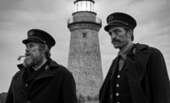 The Lighthouse: Fantasy horor s Pattinsonem a Dafoem ve výborném traileru | Fandíme filmu