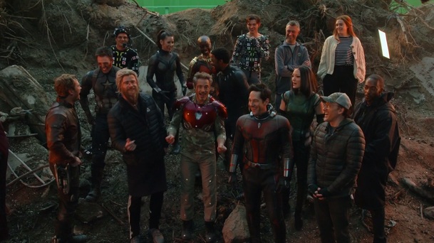 Avengers 3 a 4: Nové video ukazuje, jak měly vypadat scény z falešných scénářů | Fandíme filmu