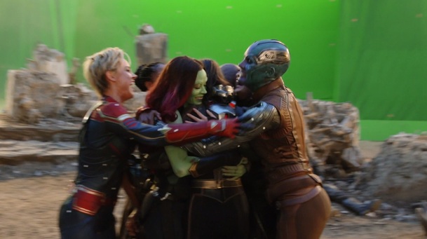 Avengers 3 a 4: Nové video ukazuje, jak měly vypadat scény z falešných scénářů | Fandíme filmu