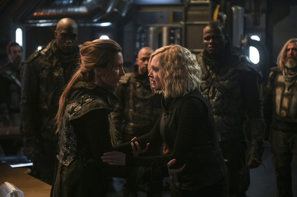 The 100: První trailer na finální řadu postapokalyptického sci-fi dorazil | Fandíme serialům