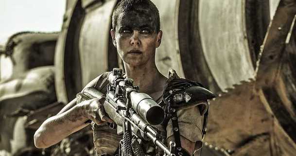 Furiosa: Režisér potvrdil, že Charlize Theron vymění za mladší herečku | Fandíme filmu